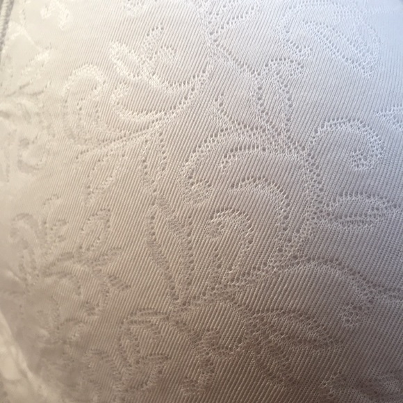 Bras - Picture 4 of 5